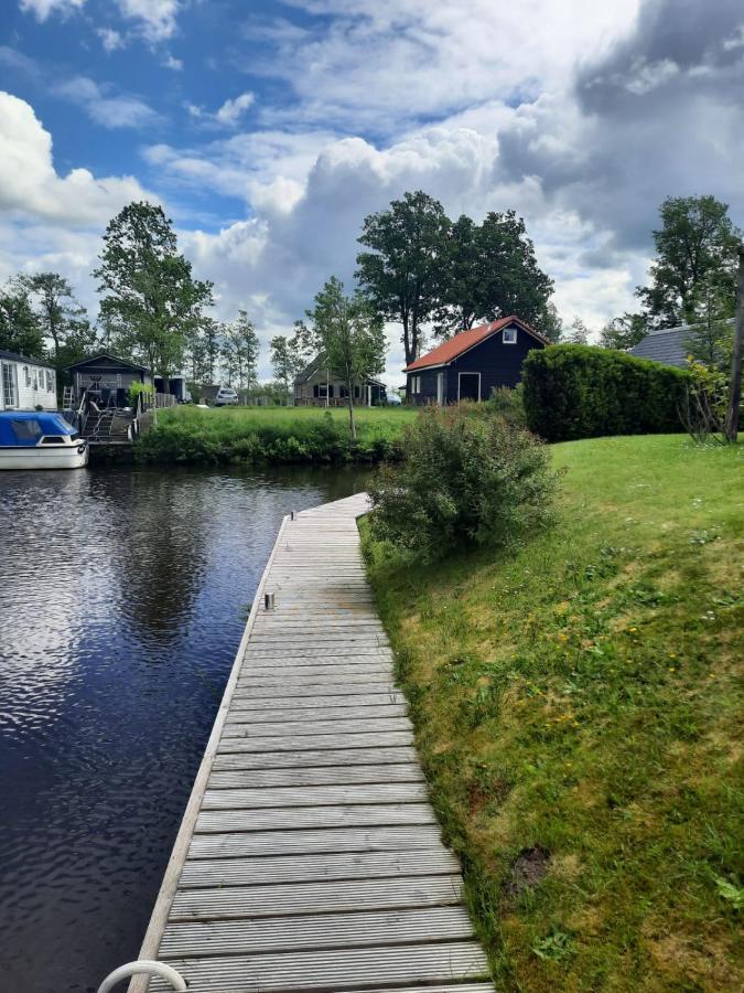 Waterhuis Friesland Oudwoude ภายนอก รูปภาพ