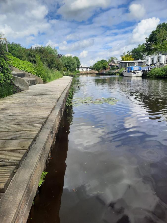 Waterhuis Friesland Oudwoude ภายนอก รูปภาพ
