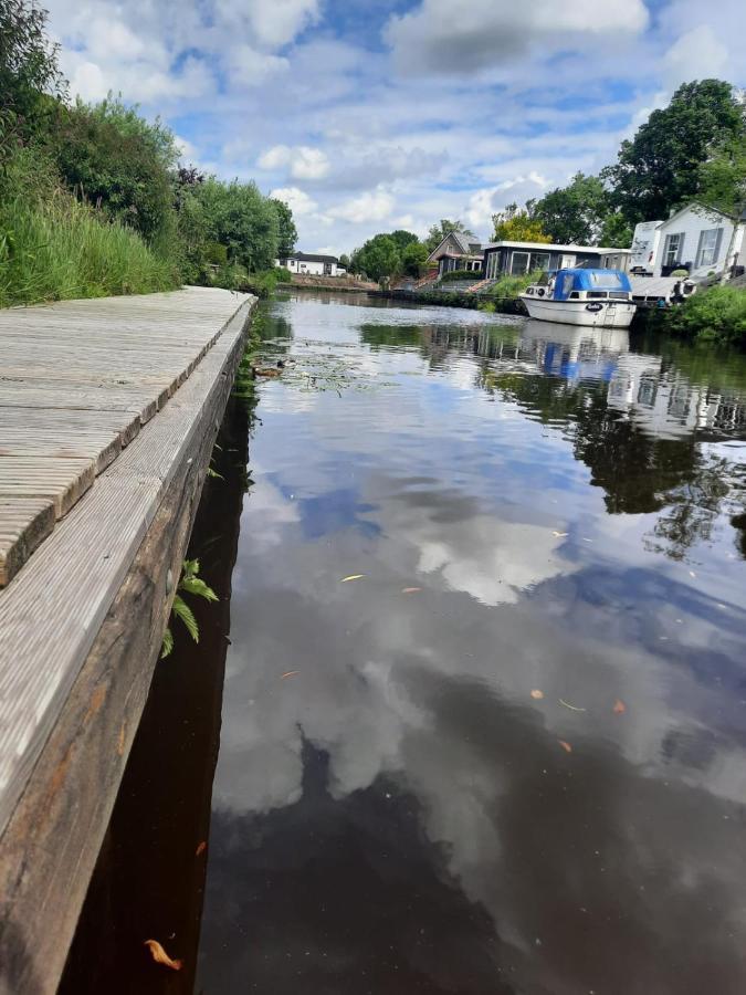 Waterhuis Friesland Oudwoude ภายนอก รูปภาพ