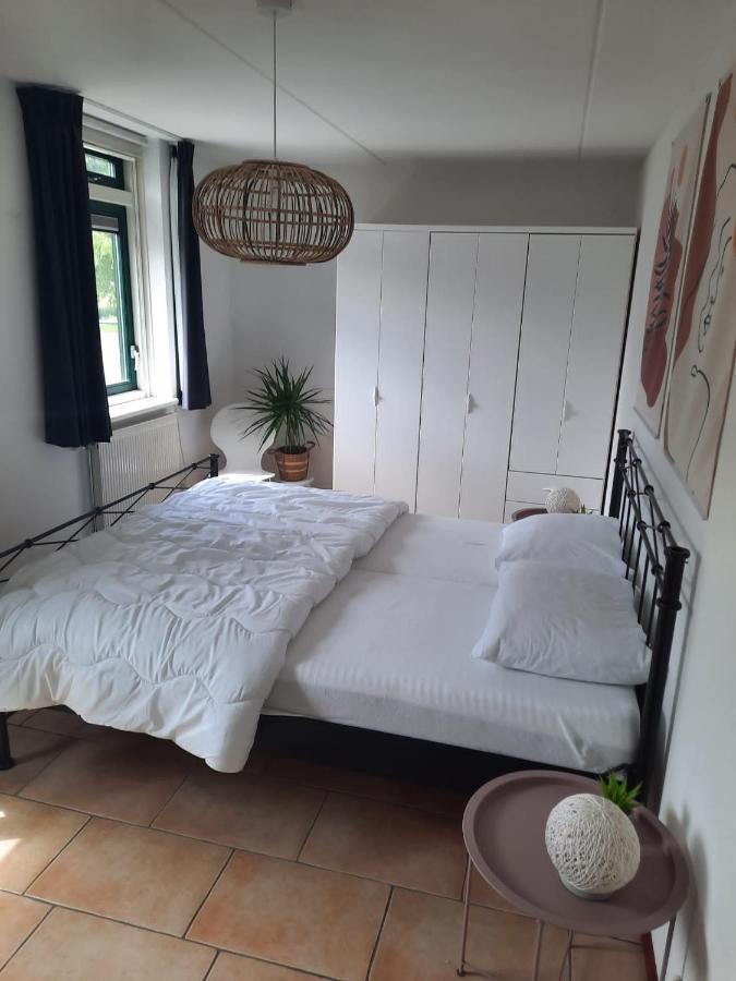 Waterhuis Friesland Oudwoude ภายนอก รูปภาพ