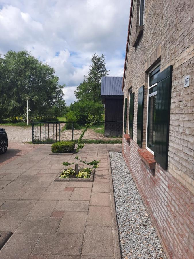 Waterhuis Friesland Oudwoude ภายนอก รูปภาพ