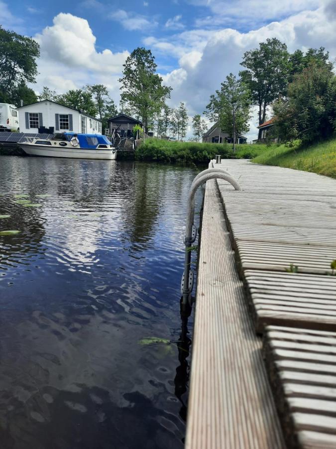 Waterhuis Friesland Oudwoude ภายนอก รูปภาพ