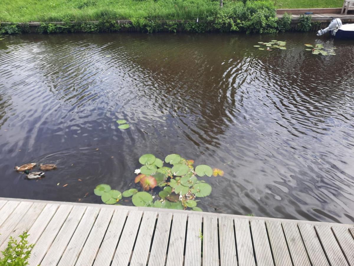 Waterhuis Friesland Oudwoude ภายนอก รูปภาพ
